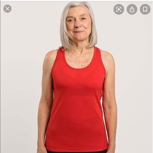 Oiselle flyout tank, red